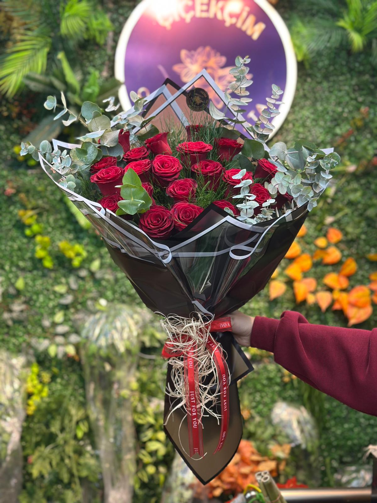 Forever Red 25 Buketi