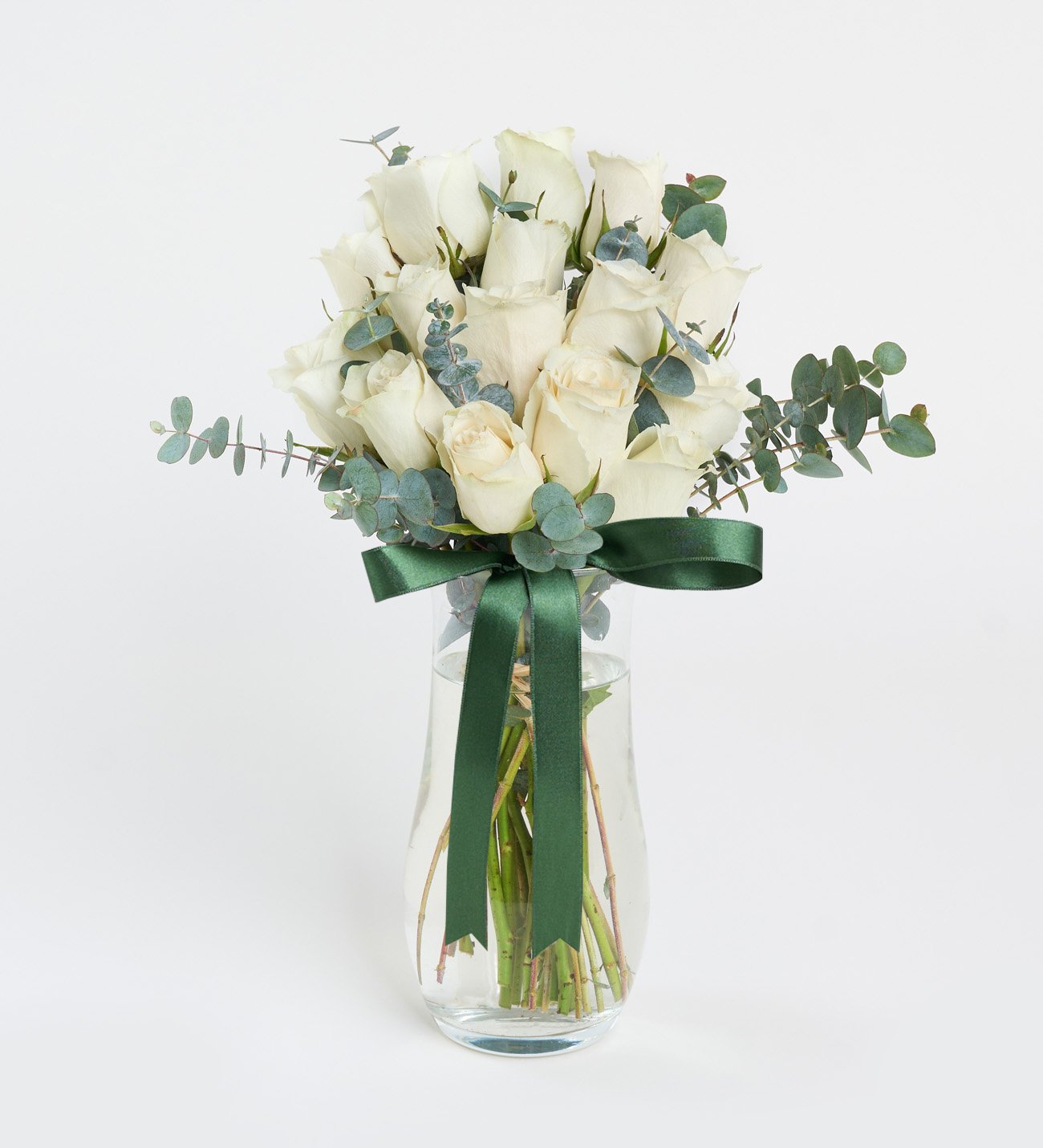 Vazoda 15'li Beyaz Gül