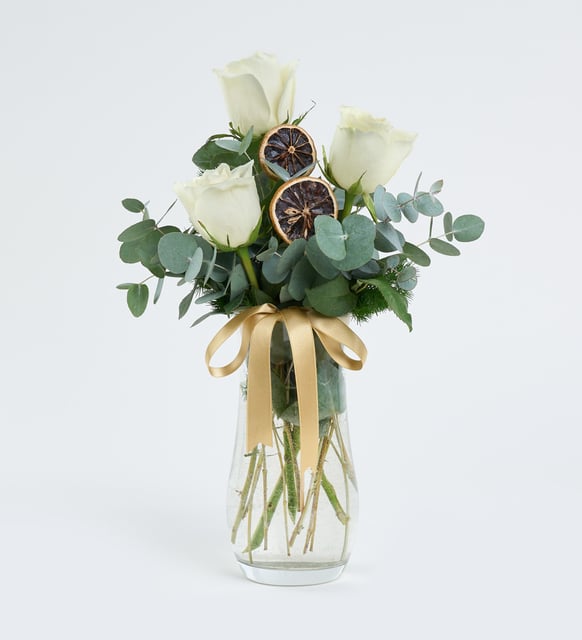 Cam Vazoda 3 Beyaz Gül