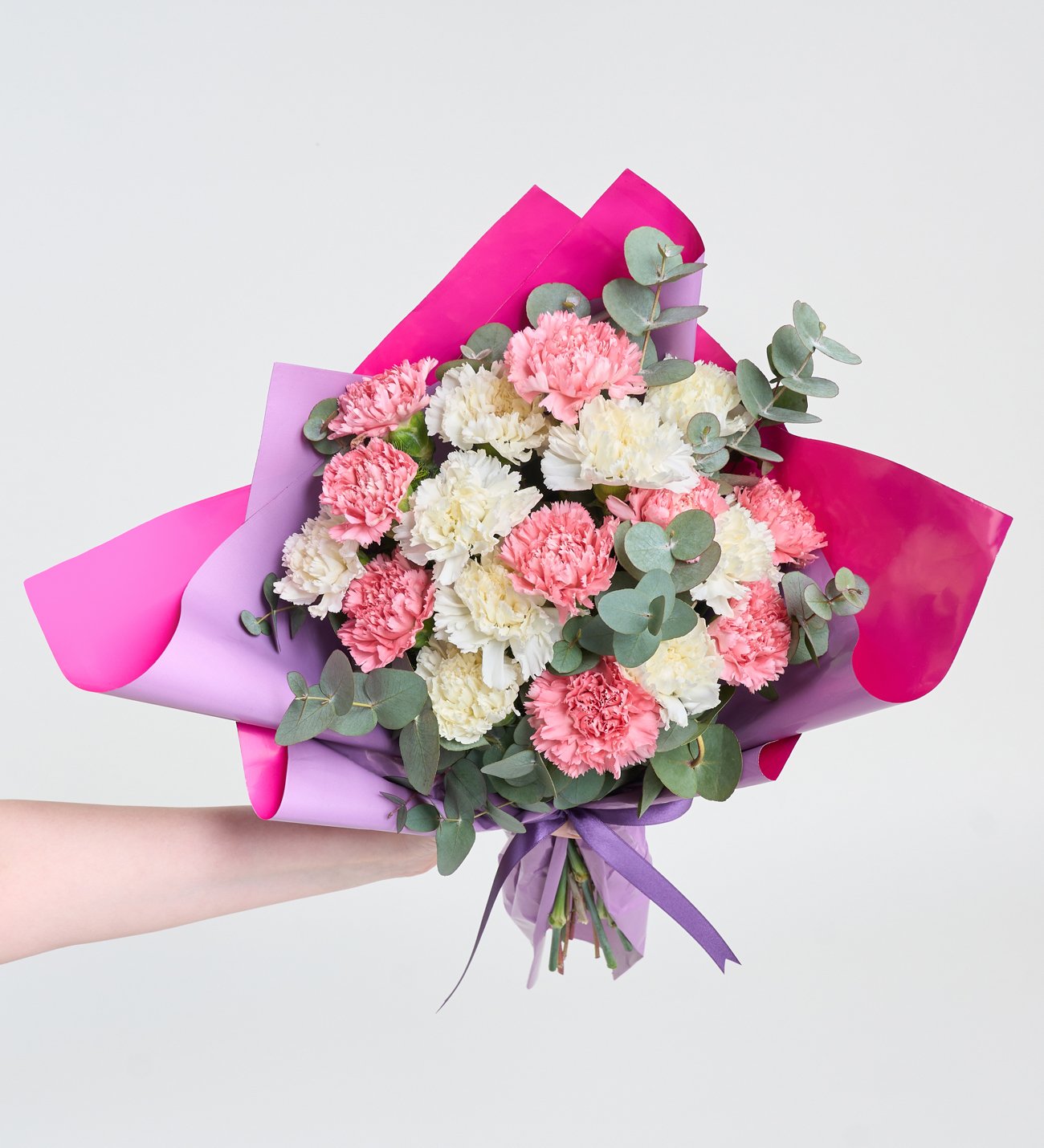 Lila ve Canlı Pembe Bukette Renkli Karanfiller