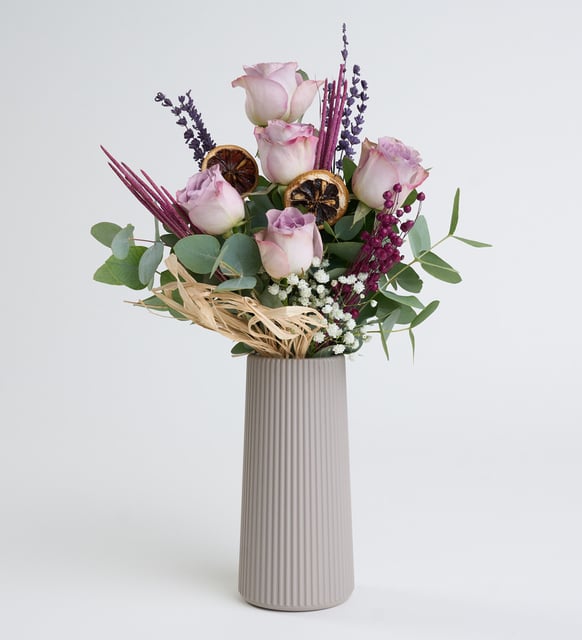 Bej Vazoda Lila Güller